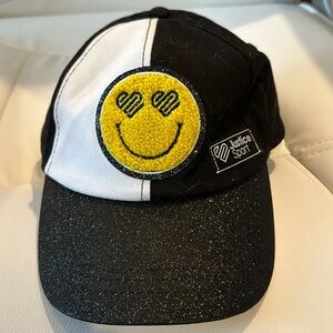 GIRLS SMILE HAPPY FACE JUSTICE HAT
